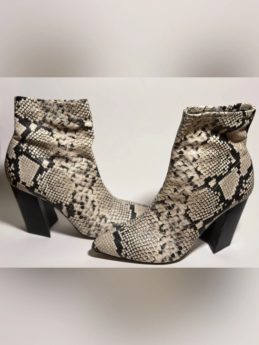 Vince Camuto eye catching